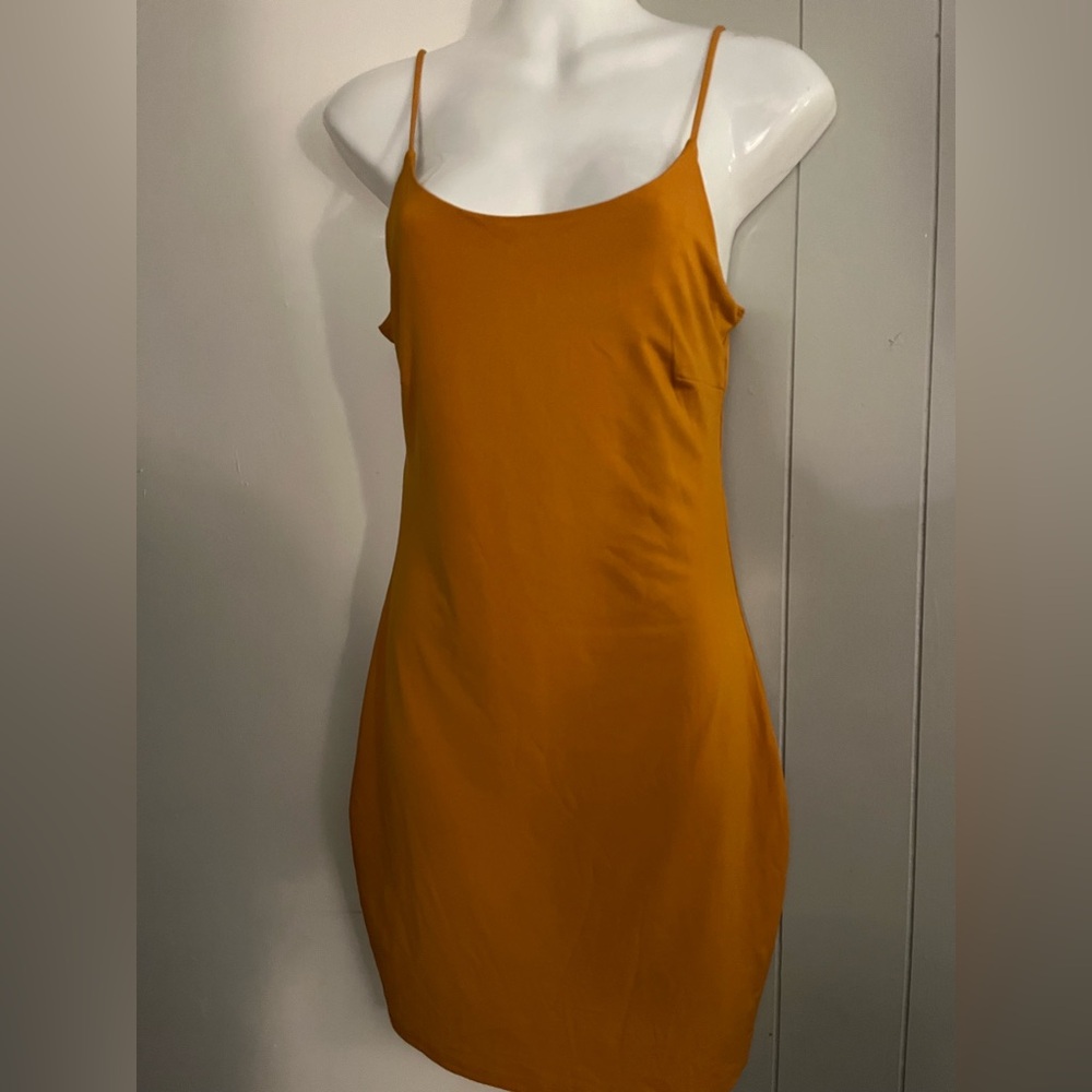 Dress in great conditions. Used only once . Great for summer . Great material.